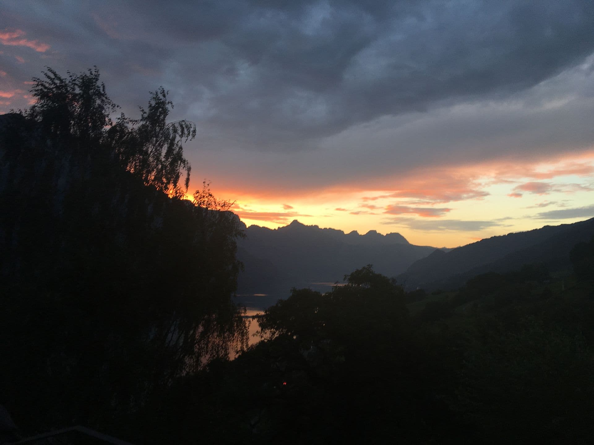 Sonnenuntergang über dem See